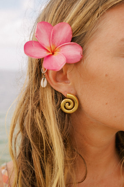 GOLDIE STUDS